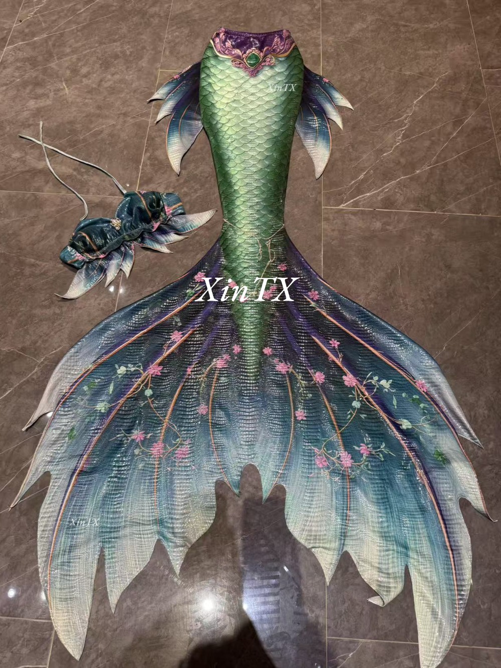 man woman mermaid tail hot sta - Aquarium & Marine Science Center 评论和价格